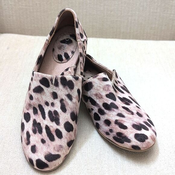 Born b.o.c. Hailey Tan Leopard Print Slip On Loafers Size 7M - Picture 1 of 10